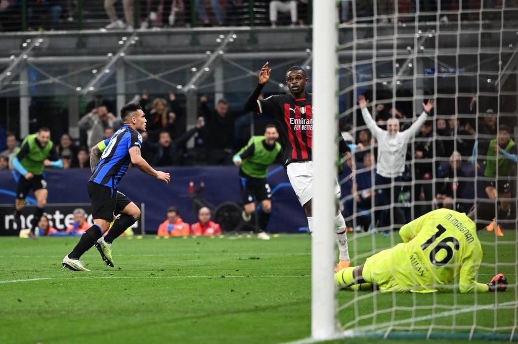 K联赛球队浦项铁人官方社媒账号发布公告称，球队中...