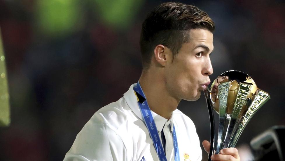 圣保利主帅调侃凯恩：去年他踢我们那脚射门，球现在还在飞吧