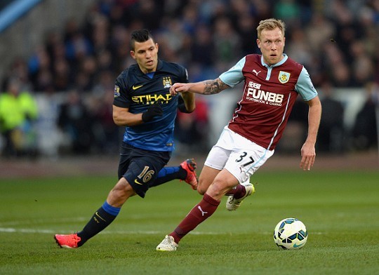 格林单节三分5投4中，雄鹿狂轰9记三分，客场4分领先