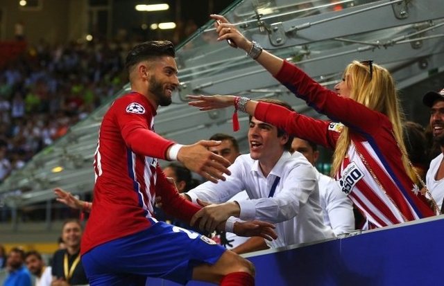 本赛季文班缺阵时马刺战绩为7胜2负，而上赛季则为13胜23负