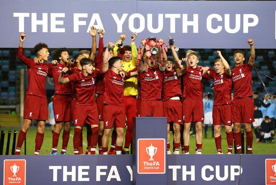 马卡：梅西参观诺坎普引发回归猜测，而美职联支持短期租借